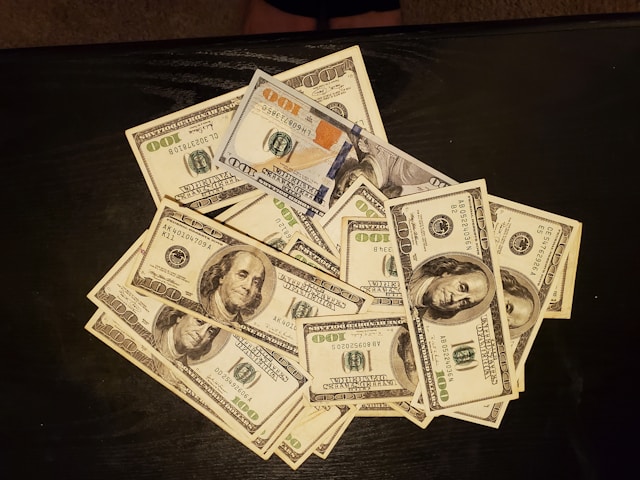 10 Common Money Traps You Must Avoid